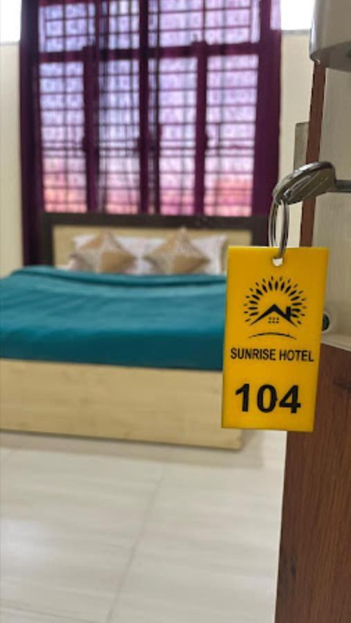 Hotel Sunrise Imphal Esterno foto